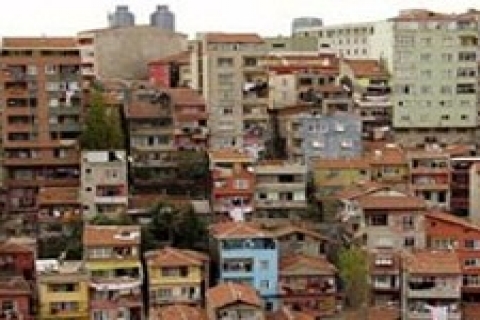 Belediyeden kaçak yapılaşmaya karşı tiyatro oyunu!