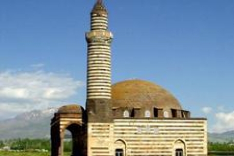 Van'da köylülerden turizm uğruna camı yıkımına destek