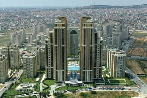 Uphill Court'ta icradan satılık konut! 325 bin TL'ye!