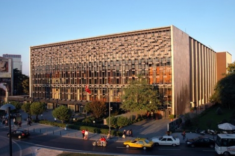 Ertuğrul Günay sanat için daha çok alan ayrılmasını istiyor!