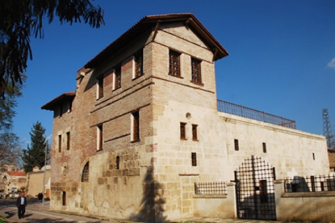 Adana'daki Ramazanoğlu Konağı sanata hizmet ediyor!