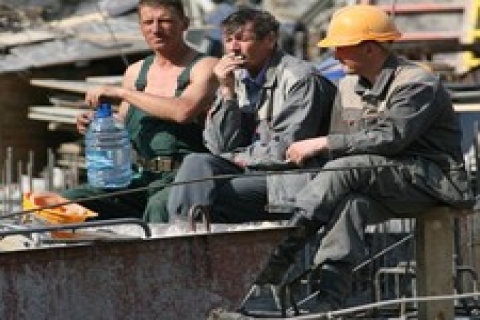 İnşaat işçileri, yedikleri yemekten zehirlendi!