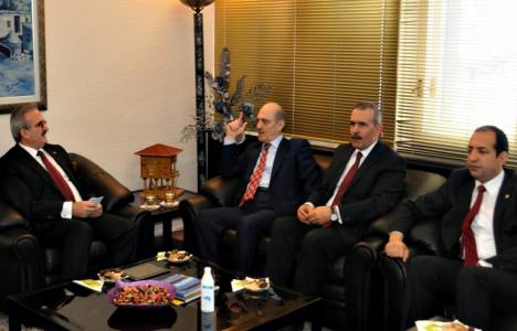 Erdoğan Bayraktar incelemelerde bulunmak için Van'a gitti!