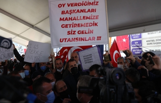 İzmir Örnekköy imar planları için pankartlı tepki!