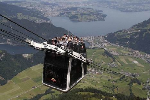  İsviçre'de dağa tırmanırken üstü açık teleferik keyfi!