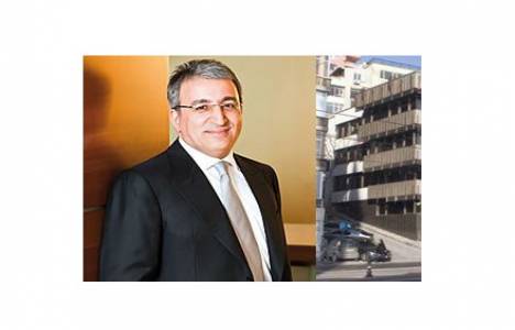 Özcan Türkakın kimdir?