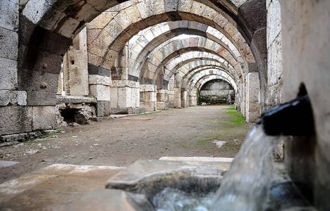  Agora kazıları sırasında ortaya çıkan hamamın 2. katı bulundu!