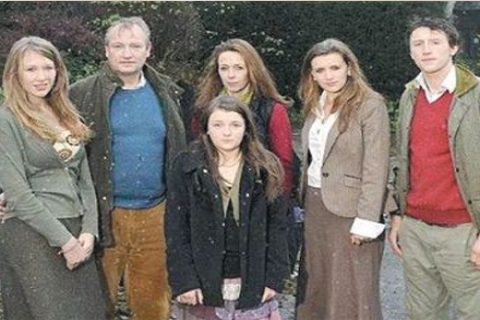 İngiliz Cole Ailesi malikanelerinde yoksulluk içinde yaşıyor! 