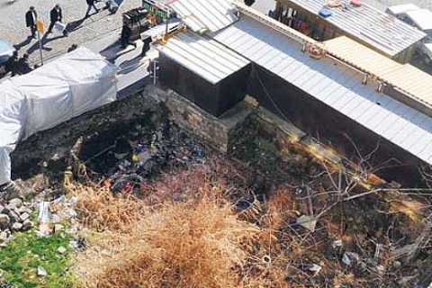 Diyarbakır'daki Sultan Sasa Türbesi kaderine terk edildi!