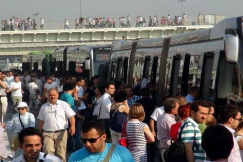İstanbul'da metrobüs çilesi Avcılar'dan başlıyor!