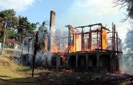 Hüseyin Avni Paşa Köşkü kül oldu!