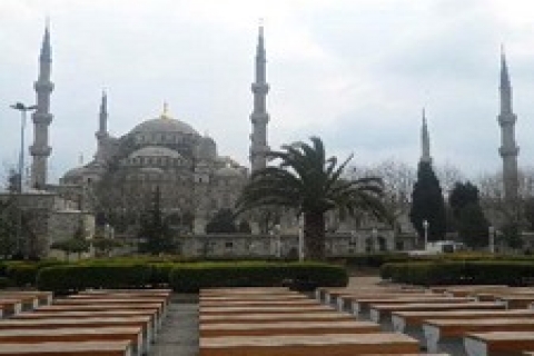 Sultanahmet'te parklar çay bahçesine dönüşüyor!