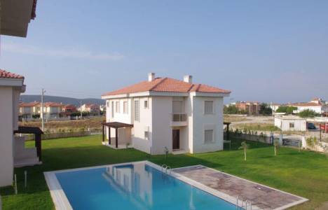 Naz Evleri Çeşme 'de 200 bin liraya villa!