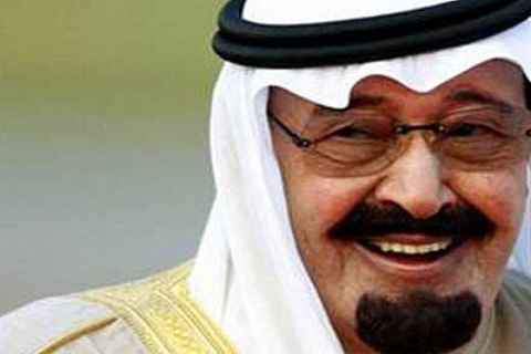 Suudi Arabistan Kralı Cidde'de 600 dükkanı kapattı!