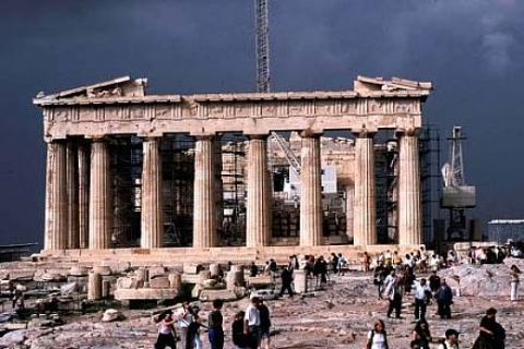 Yunanistan'da tarihi eser restorasyonları parasızlıktan durdu!