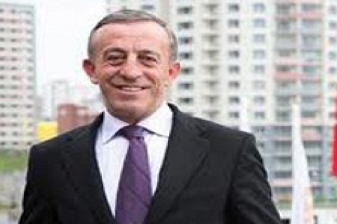 Ali Ağaoğlu, Bağcılar'da 2 bin 500 kişiye iftar verdi!