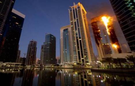 Dubai'de 40 katlı bir gökdelende yangın çıktı! 