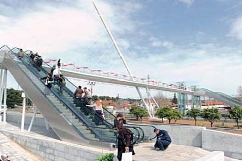 Mimar Murat Tabanlıoğlu'nun tasarladığı Fatih Üst Geçidi, Antalya'da hizmete girdi!