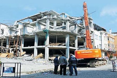 Sultanahmet'te Bizans Sarayı kalıntıları üstüne yapılan otel yıkılıyor!