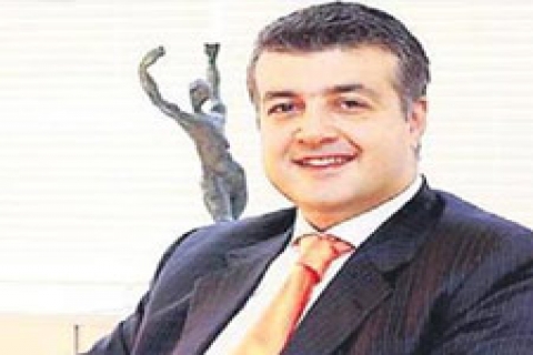 Krizi önceden gördü sermayeyi getirdi