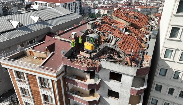 Bağcılar daki 8 katlı Uğurlu Apartmanı yıkılıyor! Görüntüsüyle sosyal medyada gündem olmuştu!