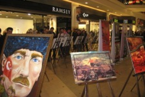 Erzurum AVM şehitlerimizi kurtuluş sergisiyle anıyor!