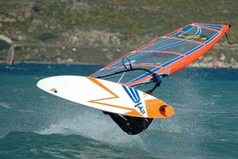 Alaçatı Belediyesi'nden sörf plajı düzenlenme ihalesi!