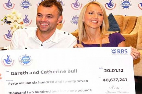 Milyoner İngiliz Gareth ve Catherine Bull çifti stattan loca alacak!