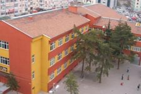 Kayseri'de yenilenen 3 okul hizmete açıldı