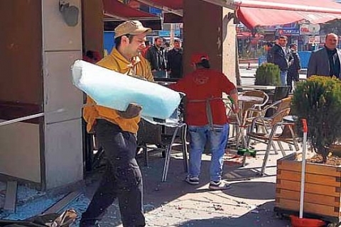 Zeytinburnu'ndaki dükkan sahipleri zararlarını Nevruz saldırganlarının ödemesini istiyor!