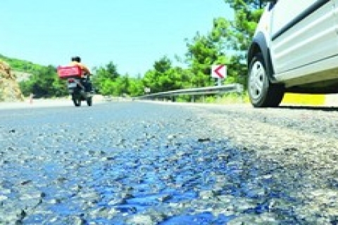 Akdeniz ve Ege bölgesindeki asfalt erimeye başladı!