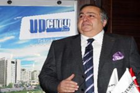 Nazmi Durbakayım: Hızlı değişim mihenk taşlarını değiştirdi