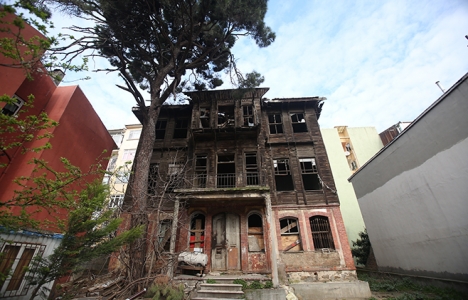 Özdemiroğlu Mektebi binası artık Kadıköy Belediyesi’nin!