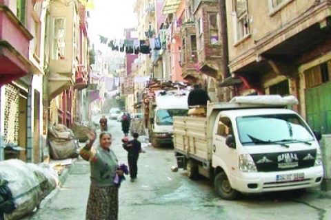  Tarlabaşı'ndaki yıkımla farklı ırklar diğer semtlere göç ediyor!