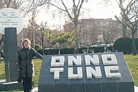 Yalova Belediyesi, Onno Tunç anıtını yıkmak zorunda kaldı!