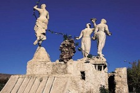 Elazığ'daki çayda çıra Heykeli yol yapımı için yıkıldı!