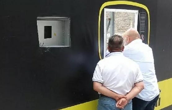 İnşaatı izlemek isteyenlere özel paravan: 'Türk toplumu olarak inşaat izlemeyi seviyoruz'!