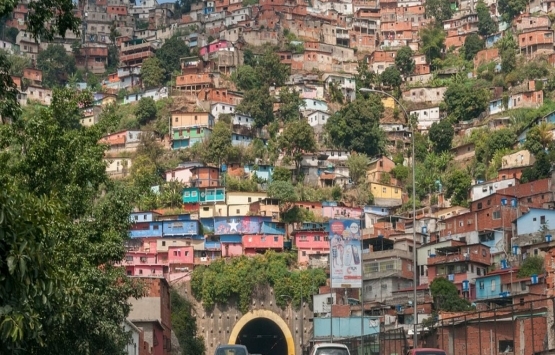 Venezüella salgına karşı önlem paketi açıkladı: Kiralar askıda!