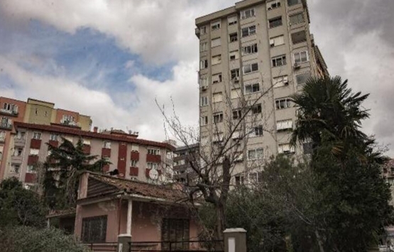 Sahte evraklarla köşkü satın alıp içini boşalttılar!