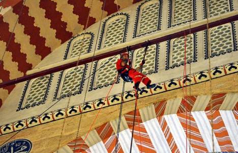 Selimiye Camii restorasyonu dağcıların yardımı ile yapılıyor!