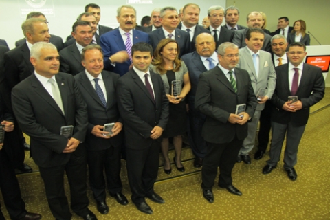 DemirDöküm'e OAİB ödülünü Bakan Zafer Çağlayan'dan aldı! 