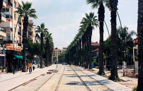 Konak ve Karşıyaka tramvay projelerinde revizyon bitmiyor!