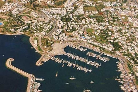 Bodrum'da icradan 2 milyon 68 bin 800 liraya denize sıfır restoran!