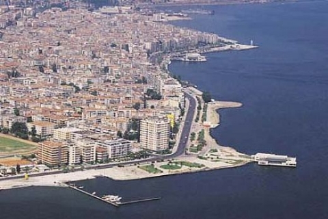 İzmir Karşıyaka'daki Doğal Yaşam Sitesi'nde 640 bin TL'ye icradan satılık villa!