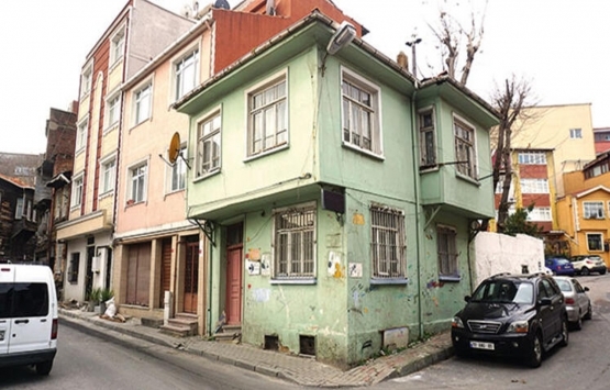 Orhan Kemal'in evi yıkılmak üzere!