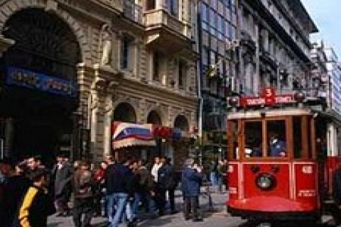 RE/MAX Yıldız-Kozyatağı ofisi kupa aldı!