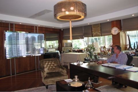 Ali Ağaoğlu, şantiyelerini ofisinden takip ediyor!