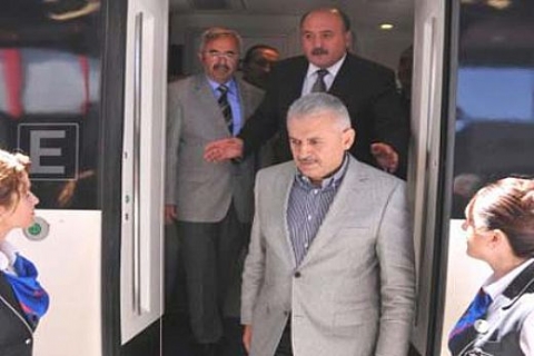 Binali Yıldırım: YHT demiryolu ağı 10 bin kilometreye çıkacak!