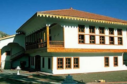 Tokat Mevlevihanesi, düğün fotoğrafı çektirmek isteyen evlenecek çiftlerin yeni gözde mekanı oldu!