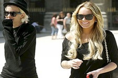 Lindsay Lohan Batı Hollywood 'da ev aldı!